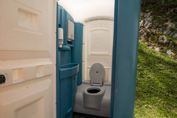 Best Portable toilet rental cost  in Delano, MN